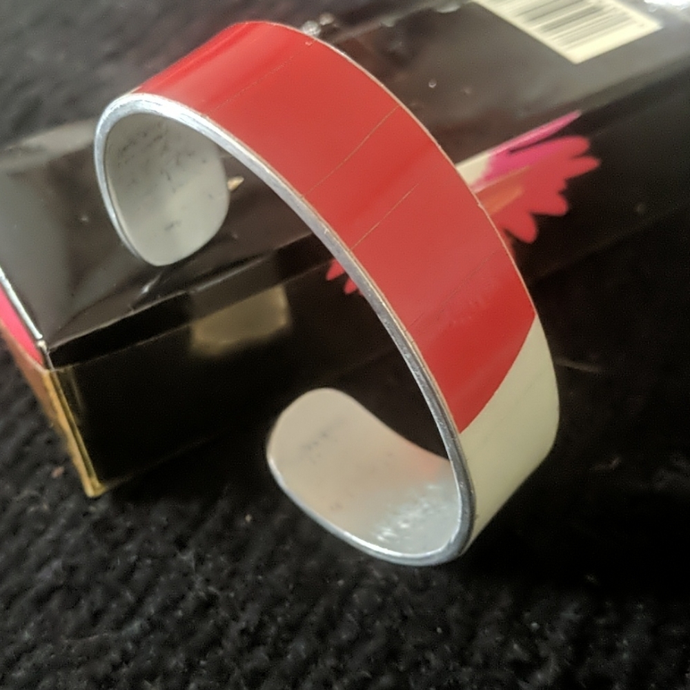 Cuff mad from license plates